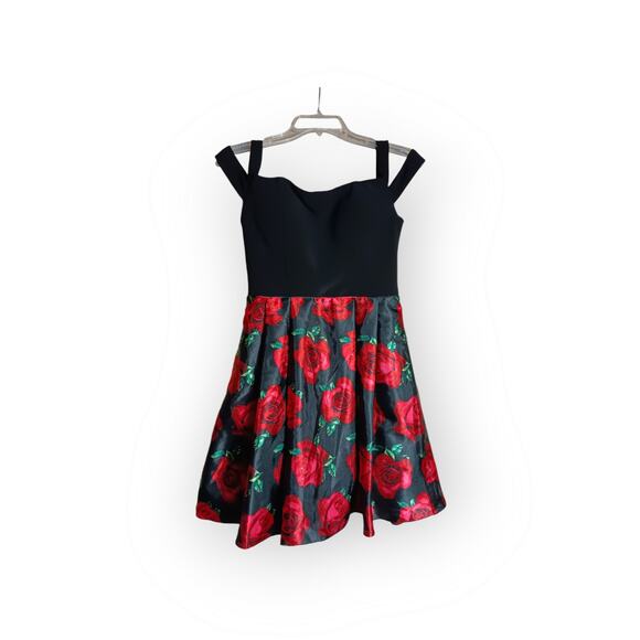 Blondie Nites by Stacy Sklar Red and Black Cocktail dress size 1      *G - Picture 3 of 6